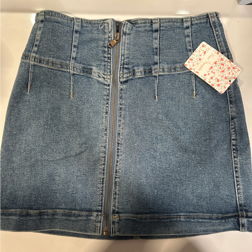FREE PEOPLE SKIRT W TAGS